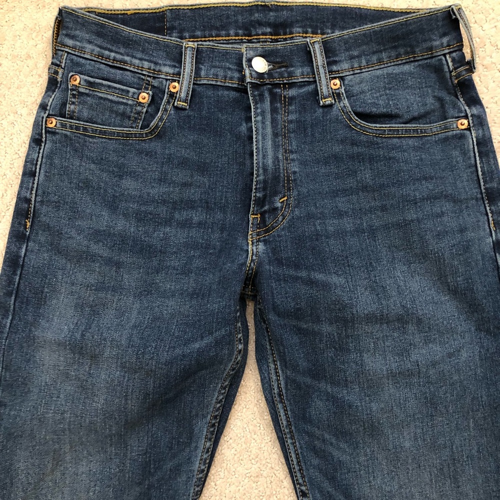 Levi 502 straight leg jeans.